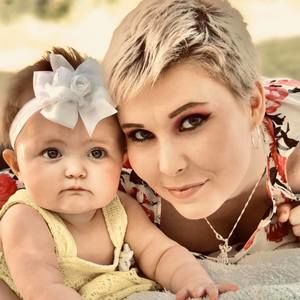 Meet your Posher, Casie